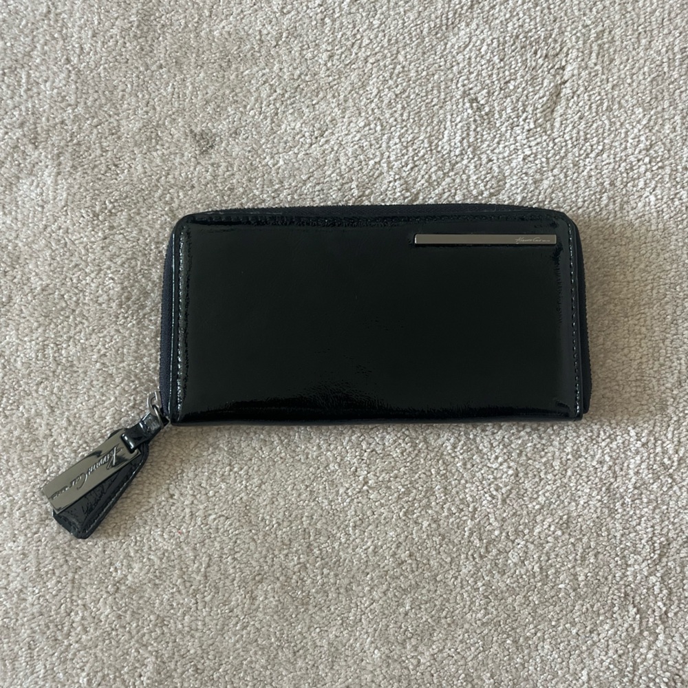 BRAND NEW Vintage Kenneth Cole Black Shiney Wallet